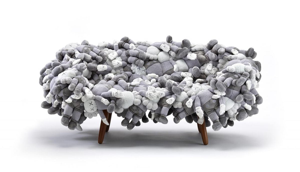 kaws companion sofa estudio campana 2019