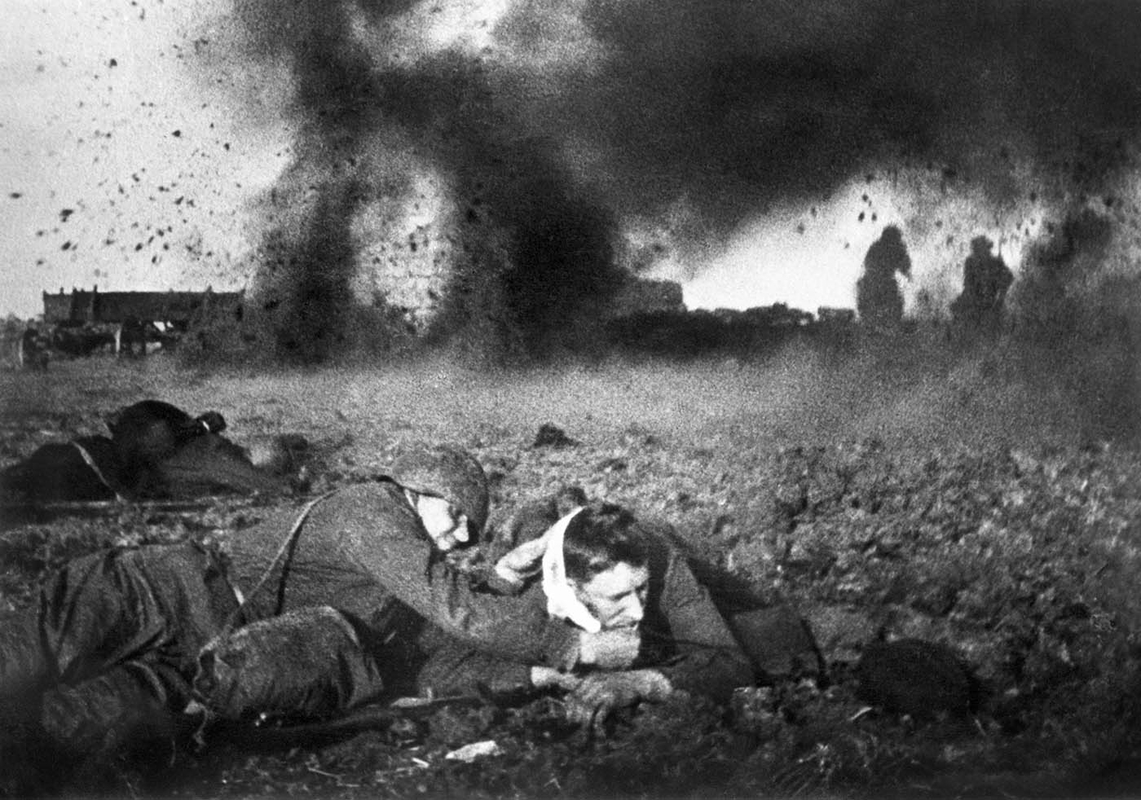 medic wounded artilery barage battle moscow