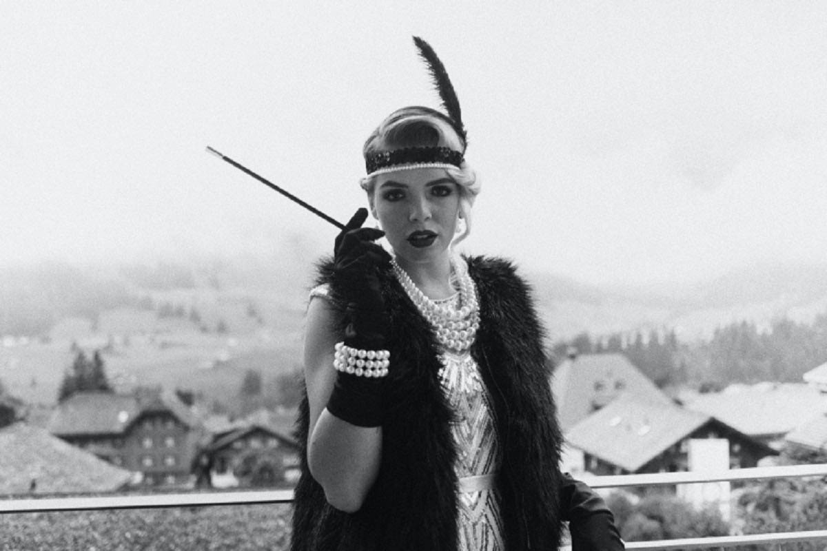 wealthy woman 1920s