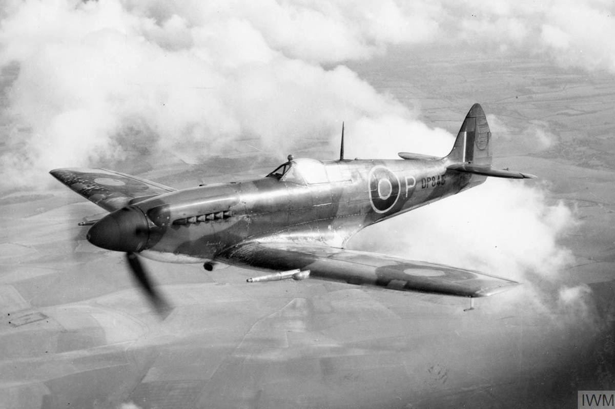 Spitfire Mk 12 DP845 fighter jet ww2