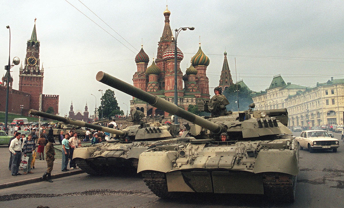 august coup tanks red square