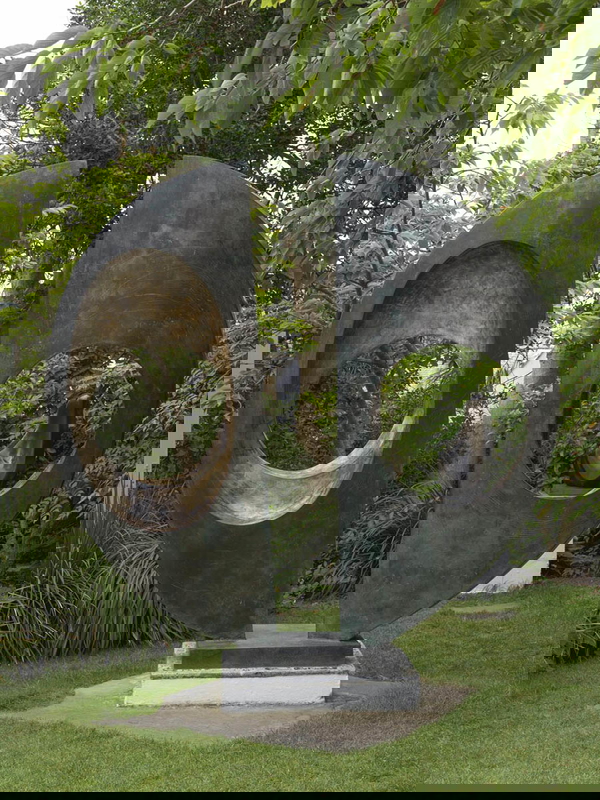 barbara hepworth divided circle sculpture 1969