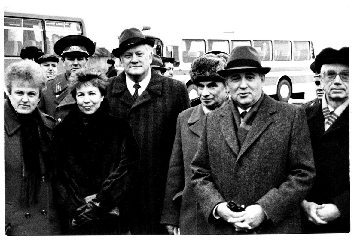 gorbachev visit lithuania photograph