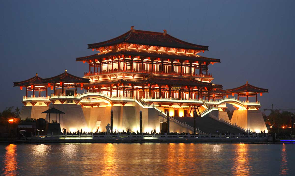 Tang Paradise Center, present-day Xi’an, at night. 