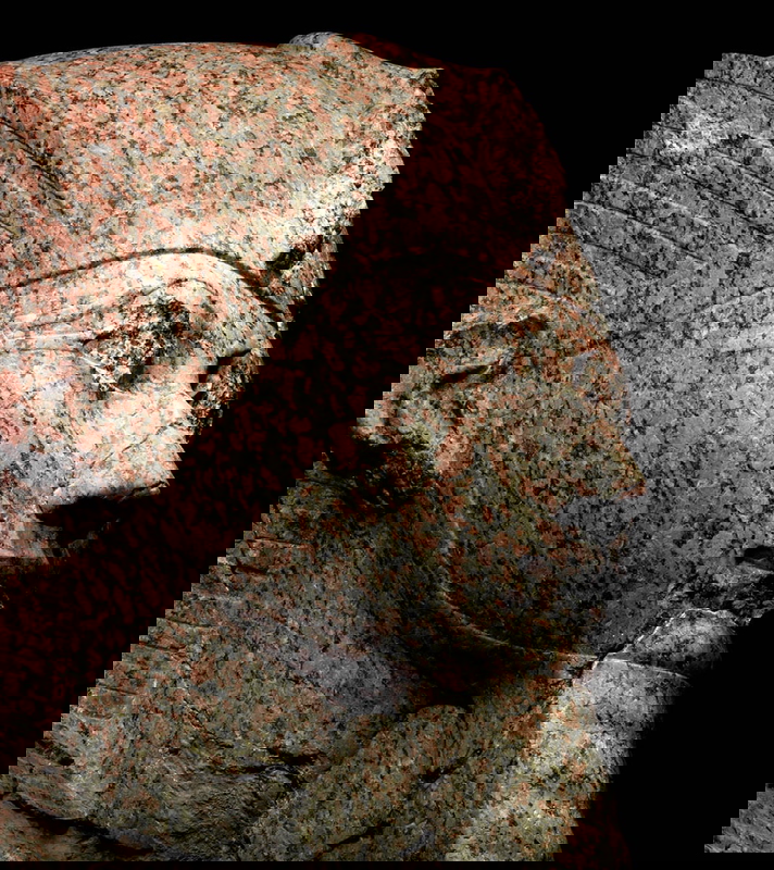 restored hatshepsut kneeling statue