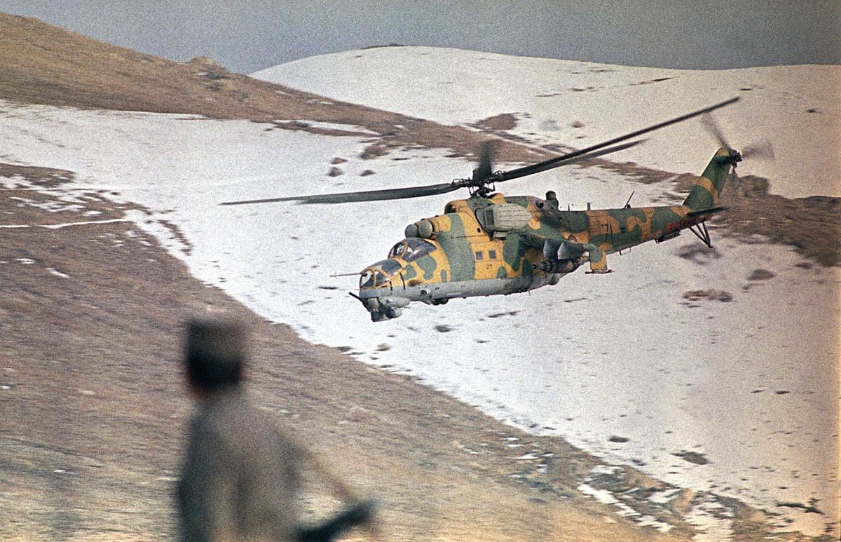 soviet union helicopter afghanistan