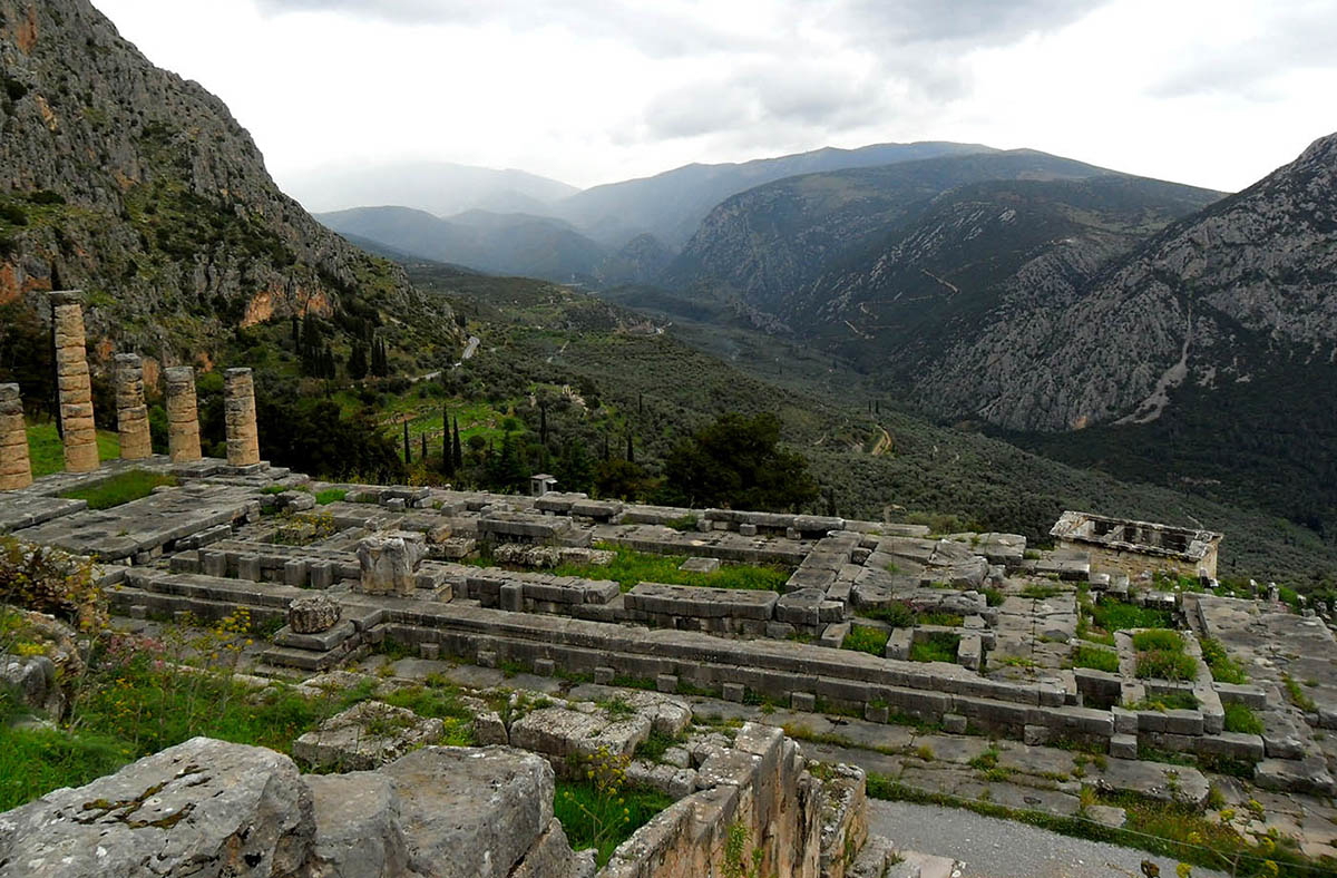 temple apollo oracle of delphi photo