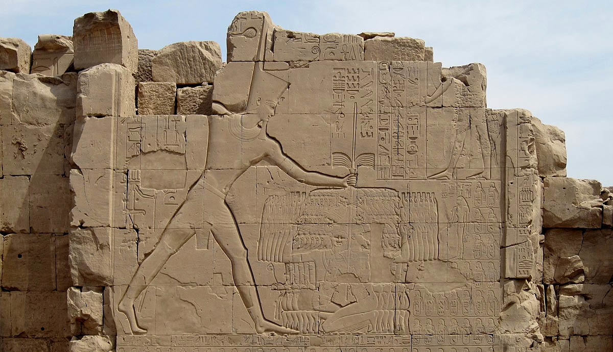 karnak temple pharaoh thutmose iii smiting scene