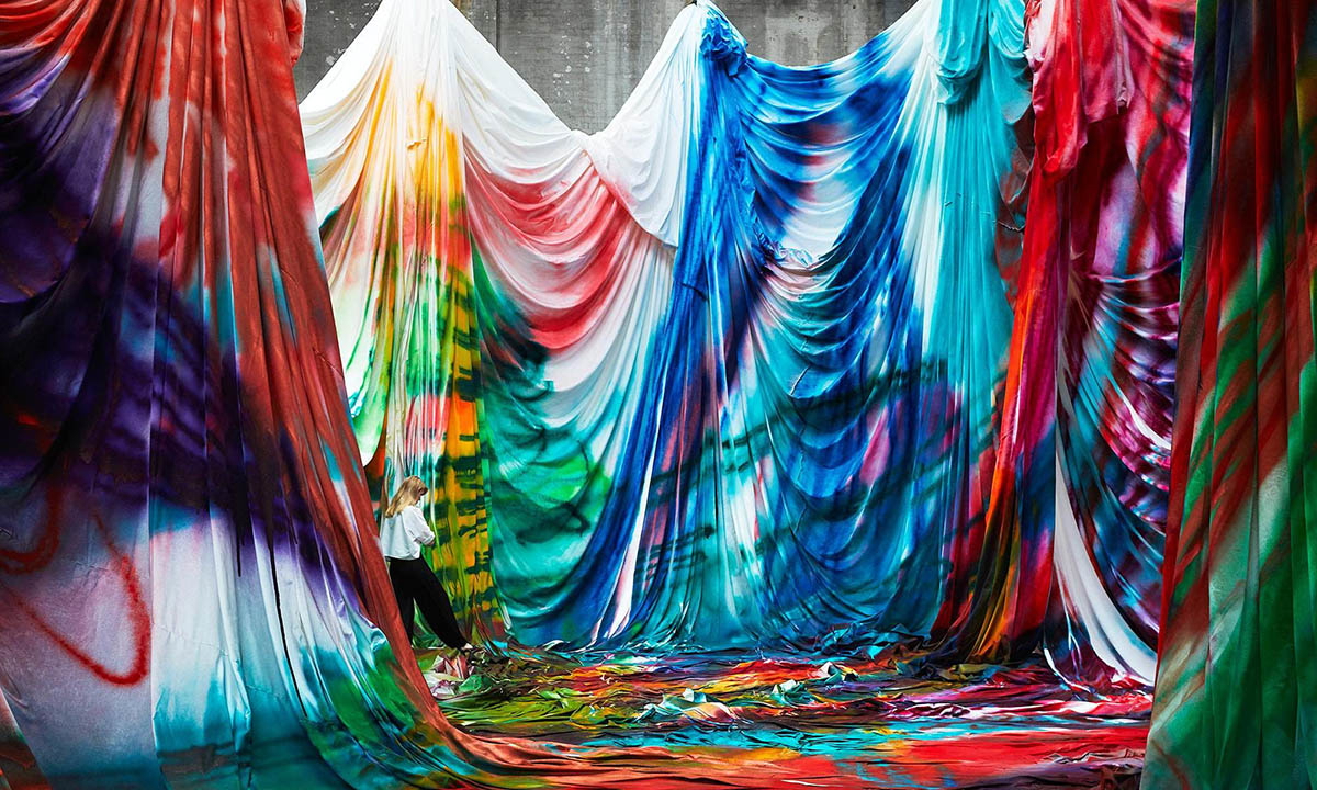 Katharina Grosse, abstract art