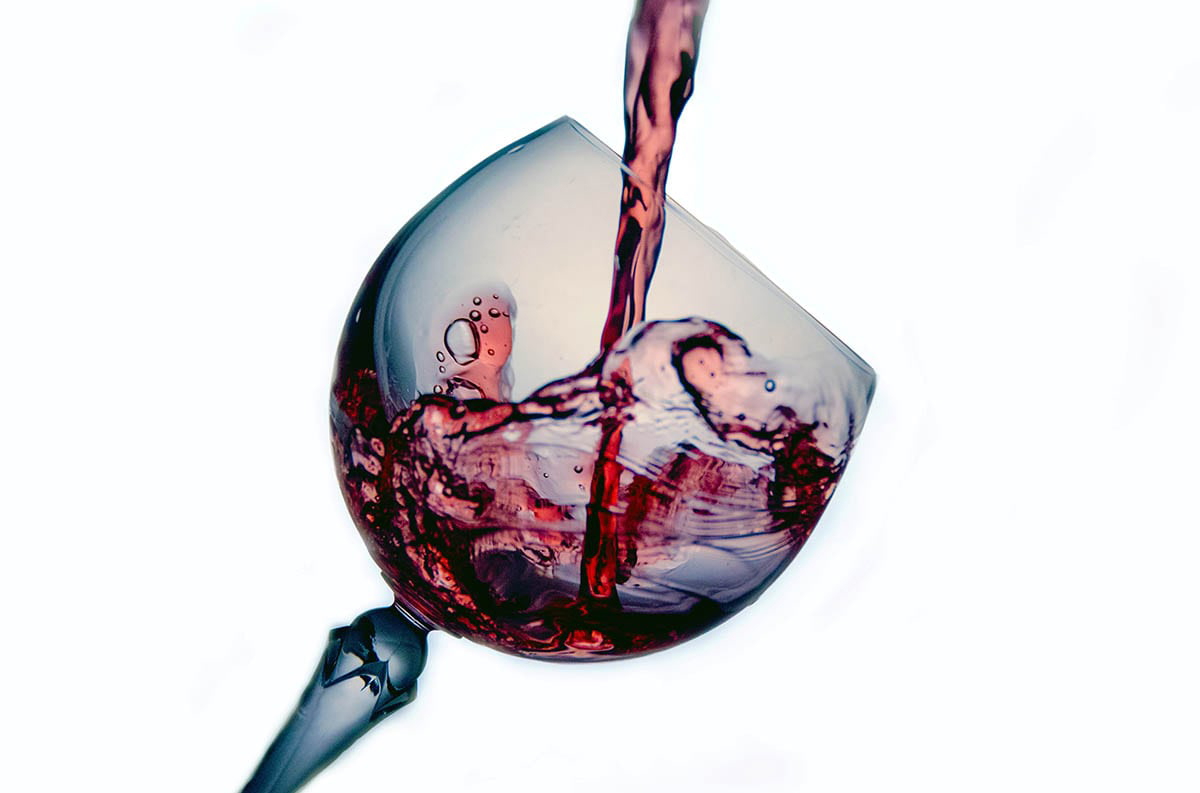 red wine pour