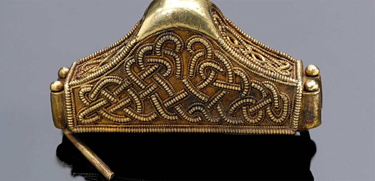 staffordshire hoard filigree pommel cap