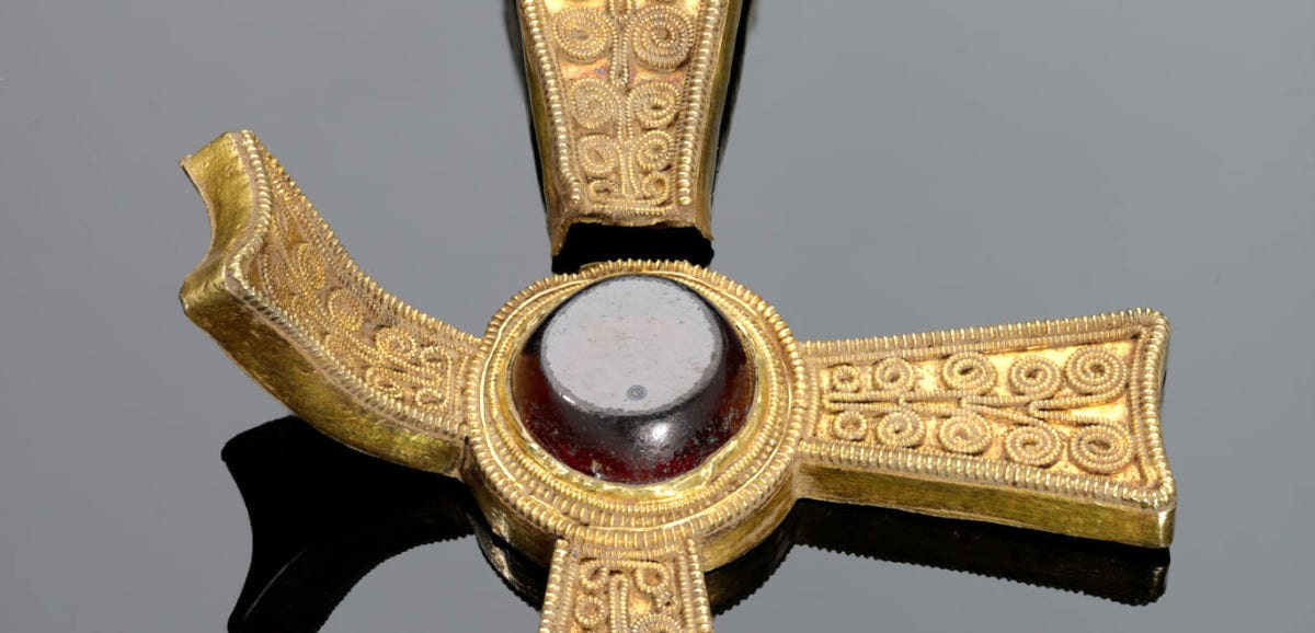 staffordshire hoard gold cross