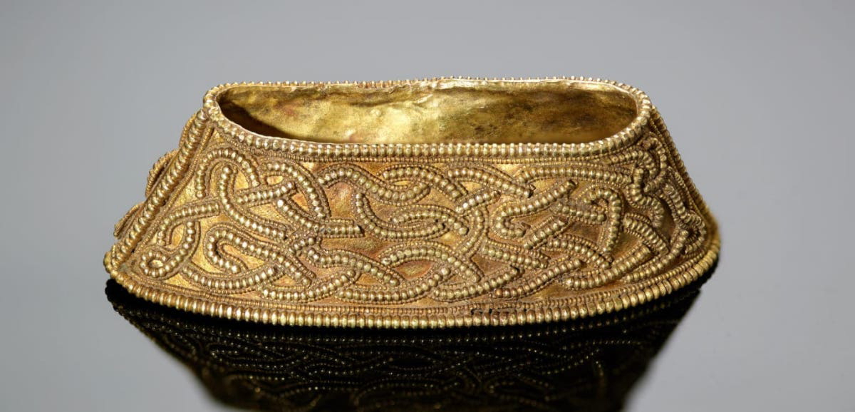 staffordshire hoard sword hilt collar
