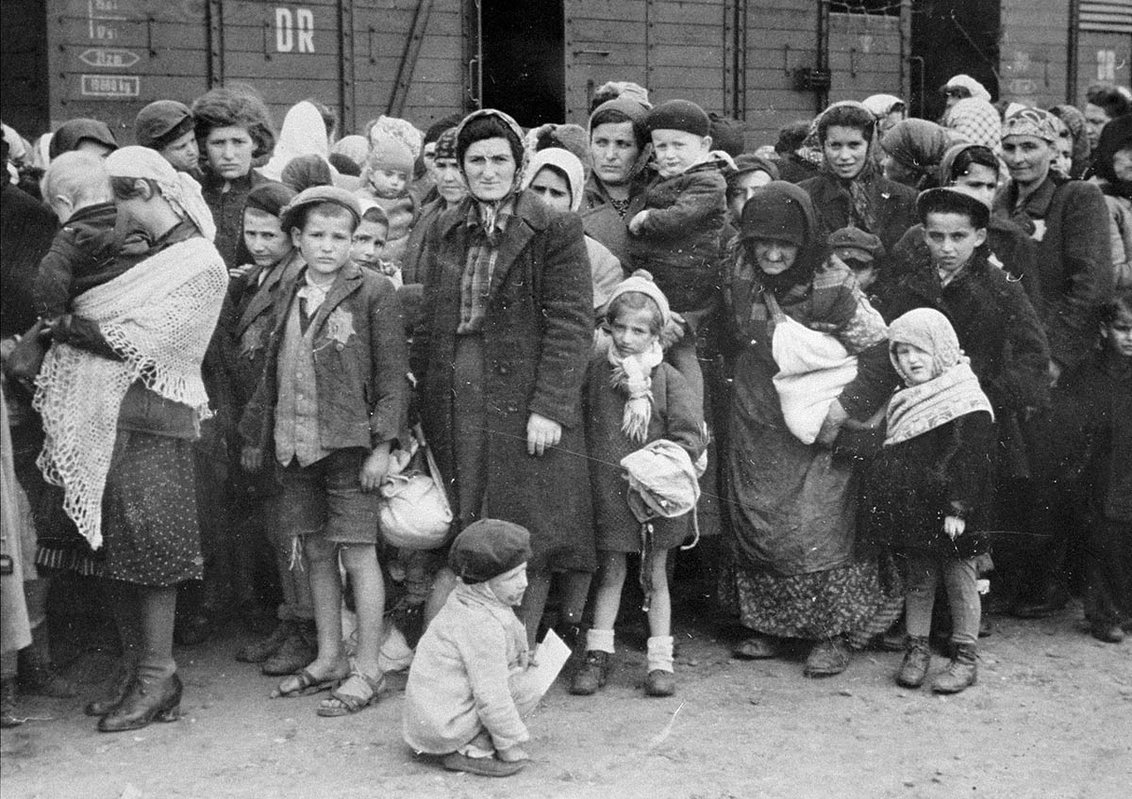 women children auschwitz birkenau arrival