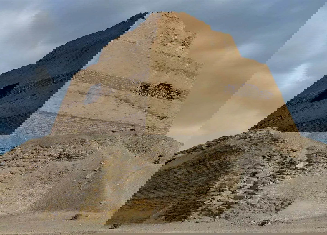 classic pyramid meidum sneferu old kingdom