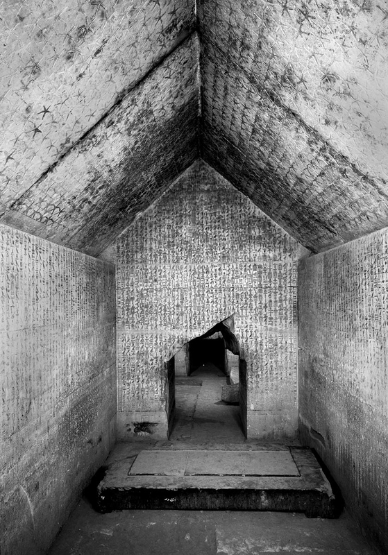 funeral chamber pharaoh unas pyramid saqqara