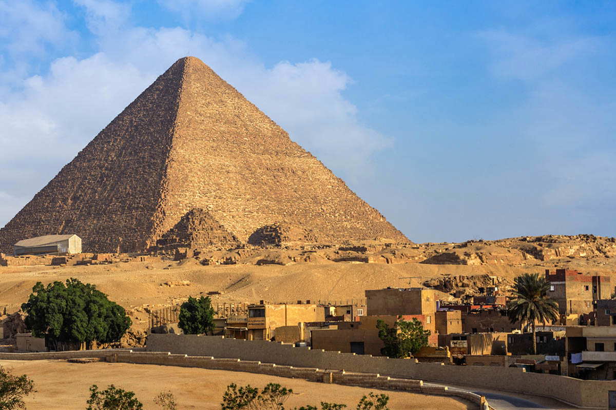 giza pyramids view from road