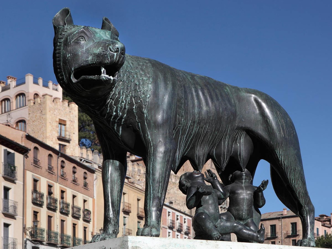 Romulus and Remus statue 