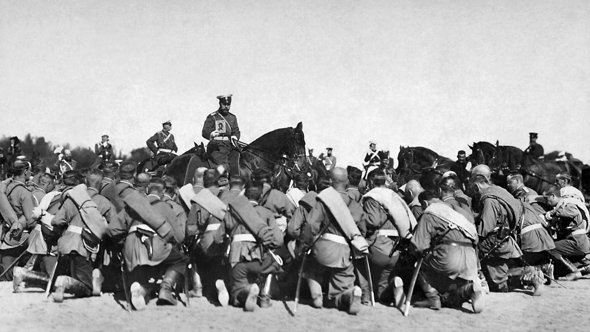 tsar nicholas ii blessing russian troops