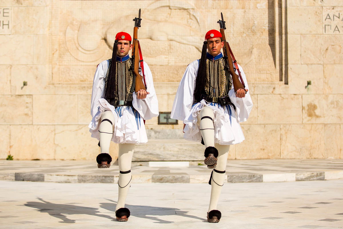 greek soldiers dress uniform evzones