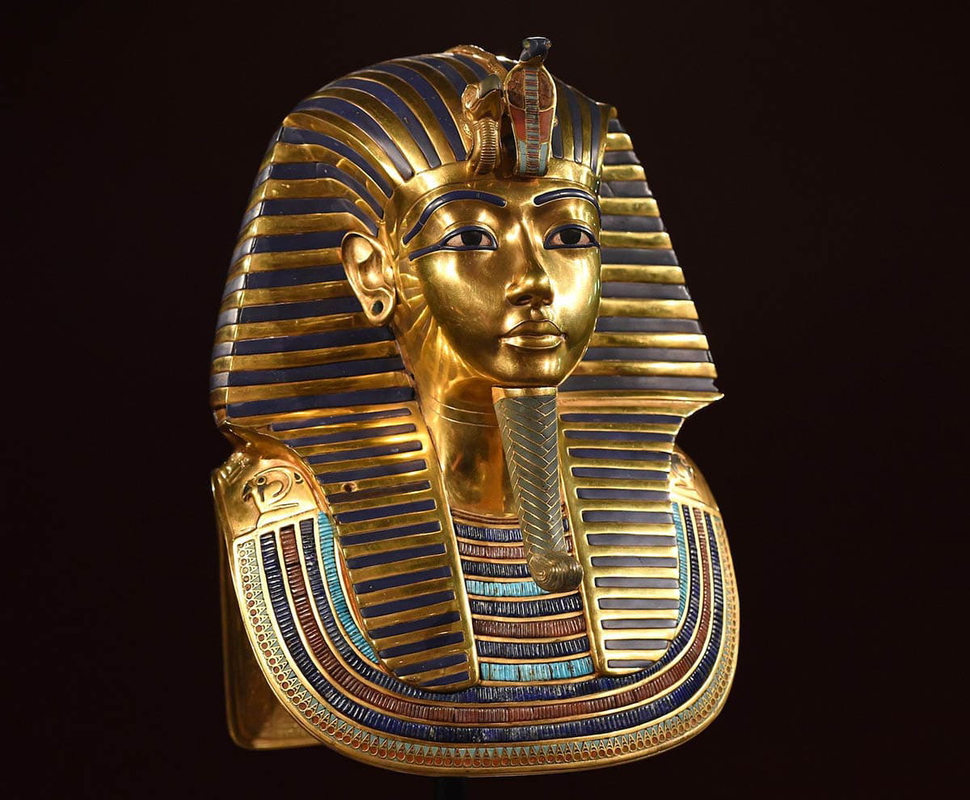 Tutankhamun death mask gold 
