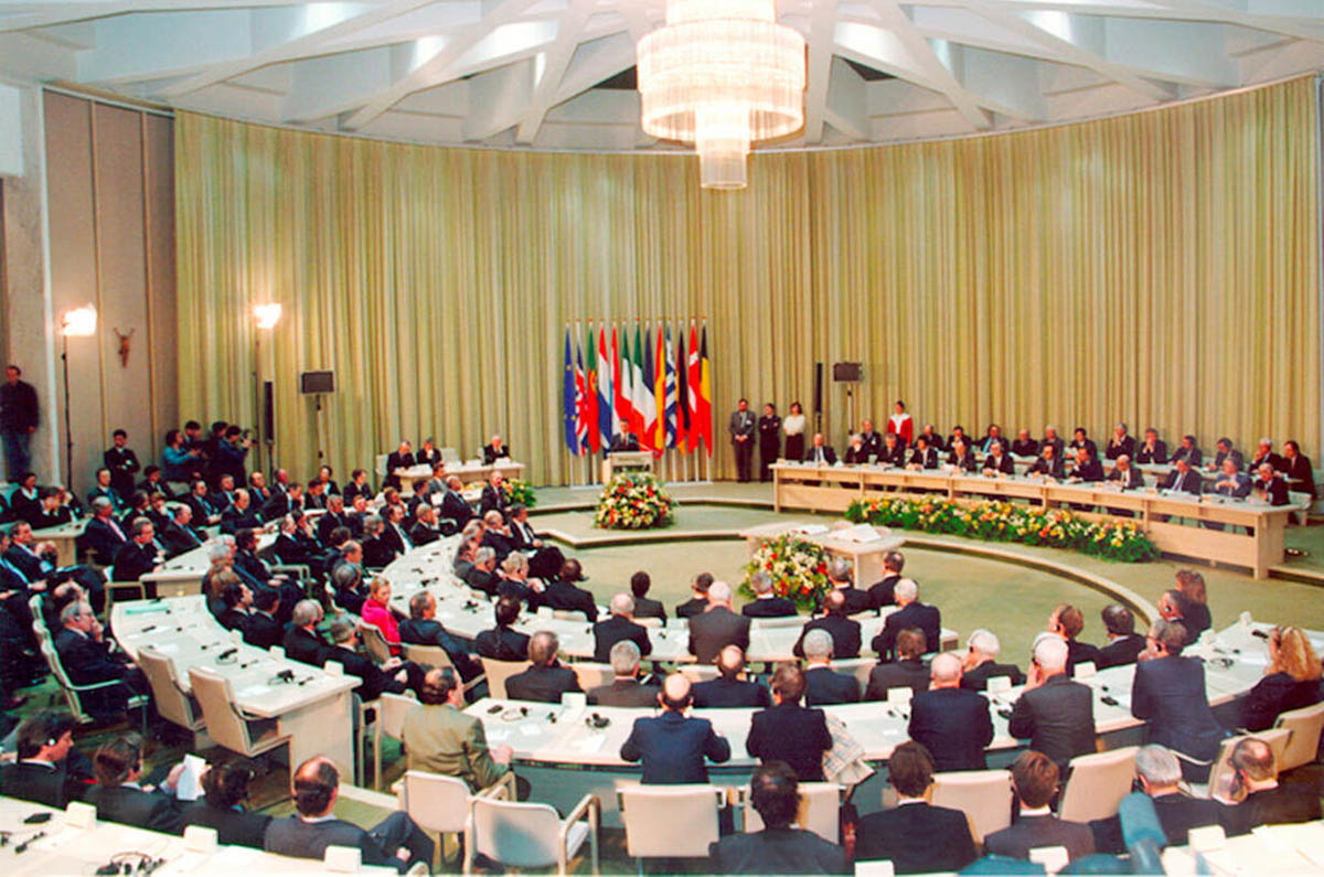 lambiotte christian maastricht treaty signing photo