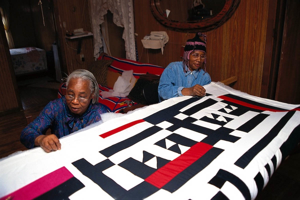 mary lee bendolph loretta pettway gees bend quilt photo