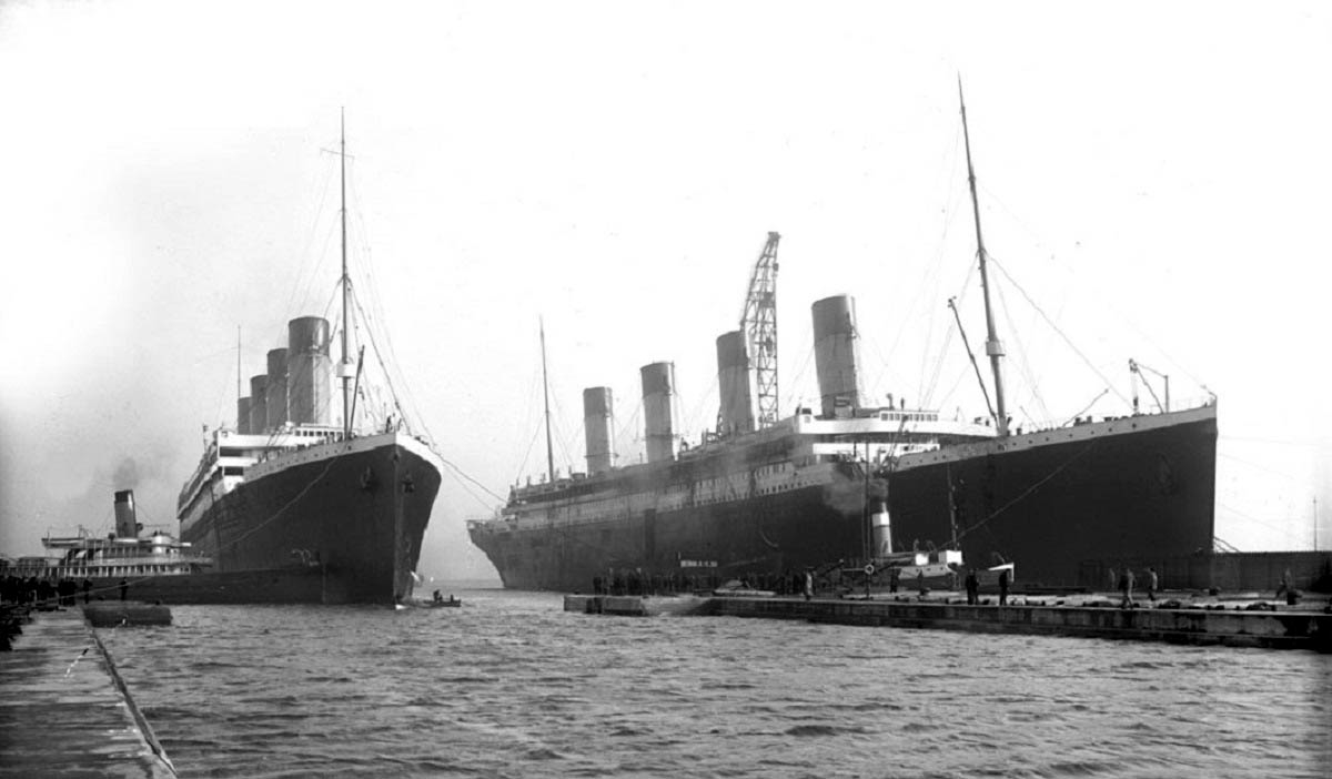 titanic olympic class ship docked
