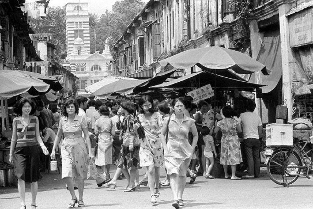 women street scene casual dress 1977 singapore photo