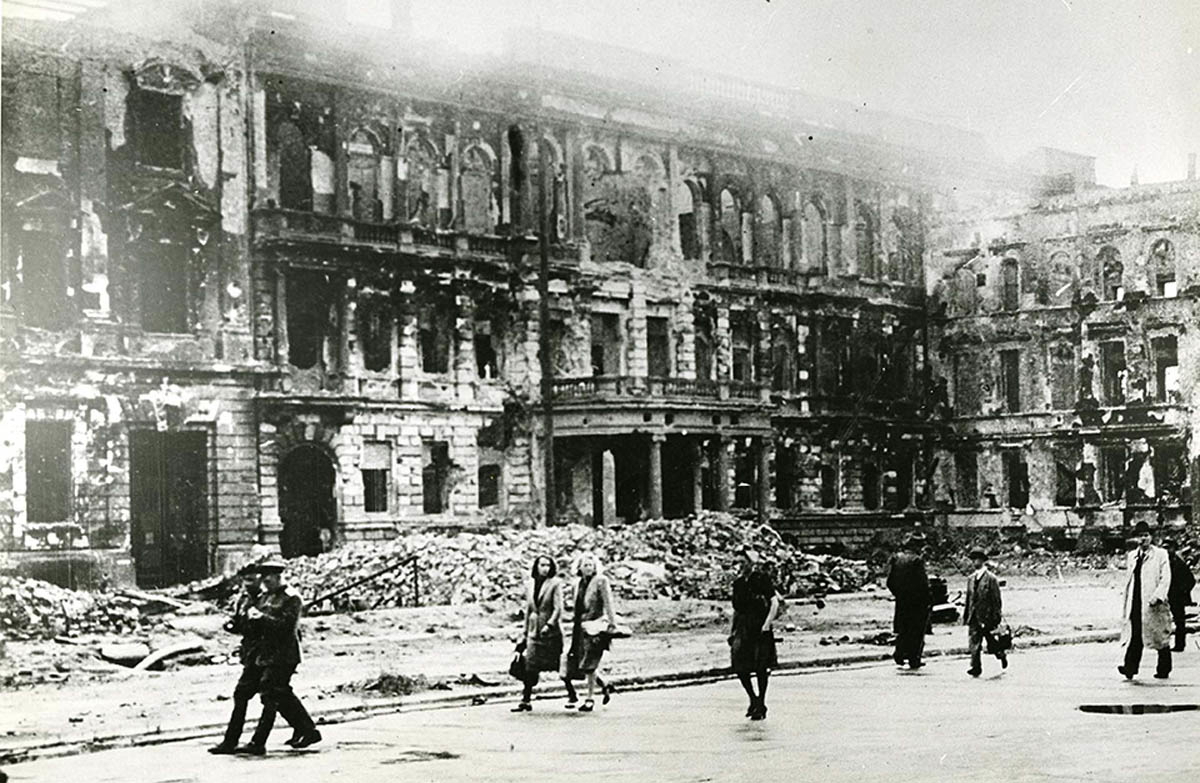 berlin bombed world war ii