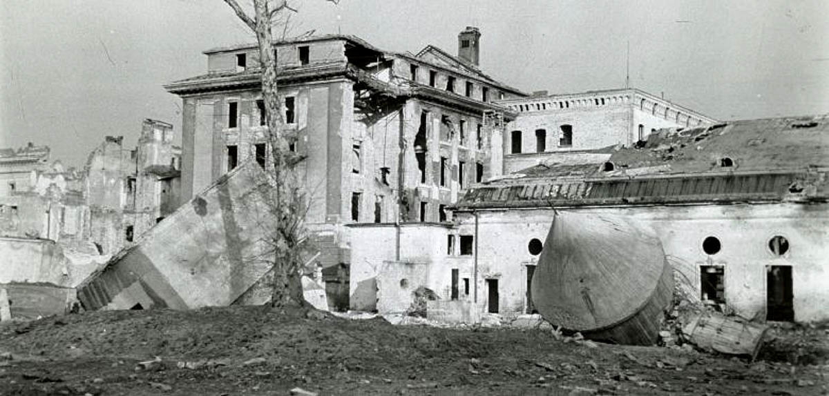 berlin fuehrerbunker 1945 hitler bunker