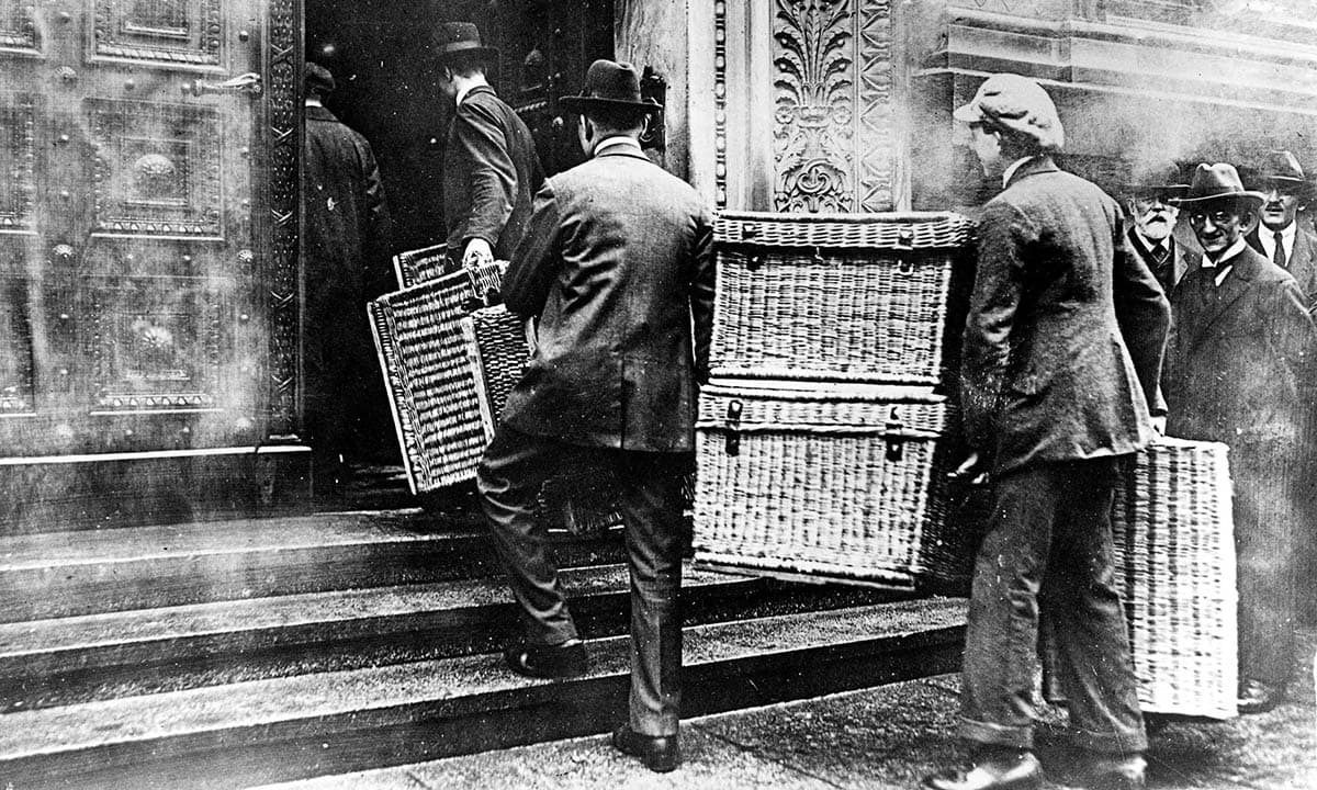 berlin hyperinflation money laundrybaskets