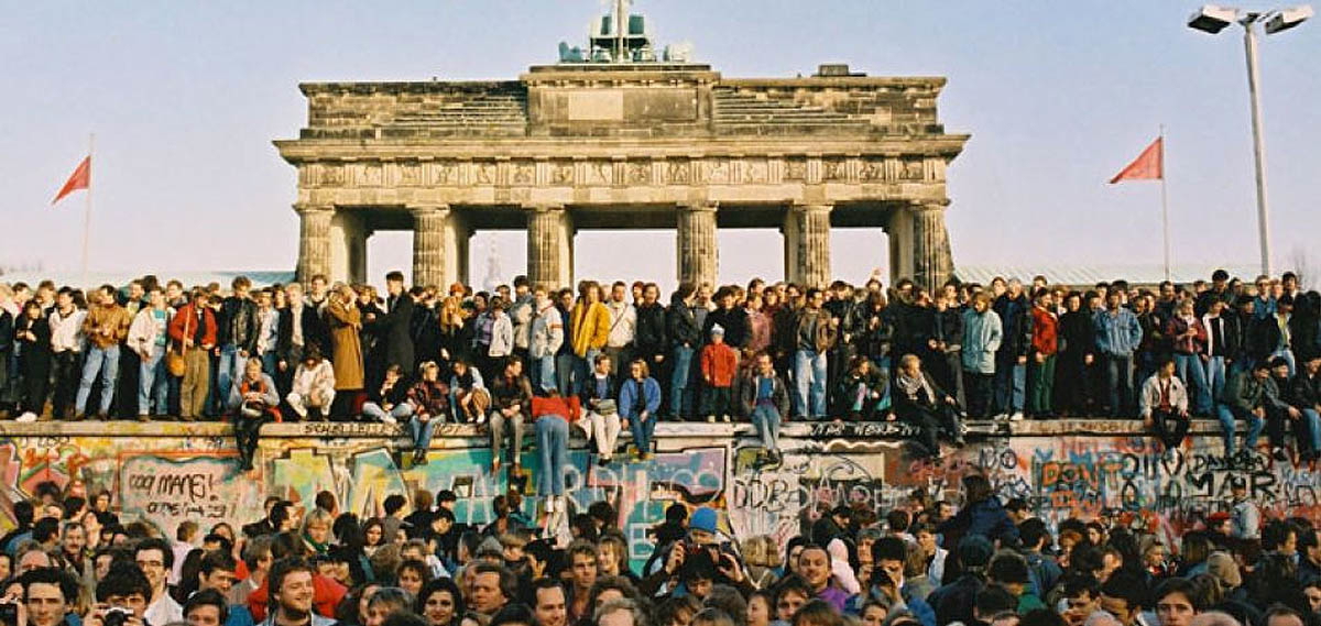 berlin wall fall 1989