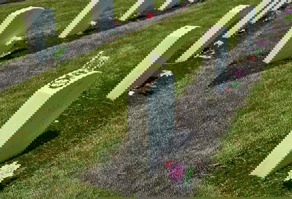 gravestones american indians