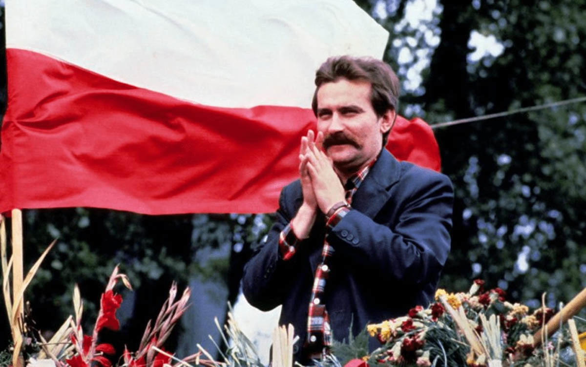 lech walesa solidarność activist speech gdansk photo