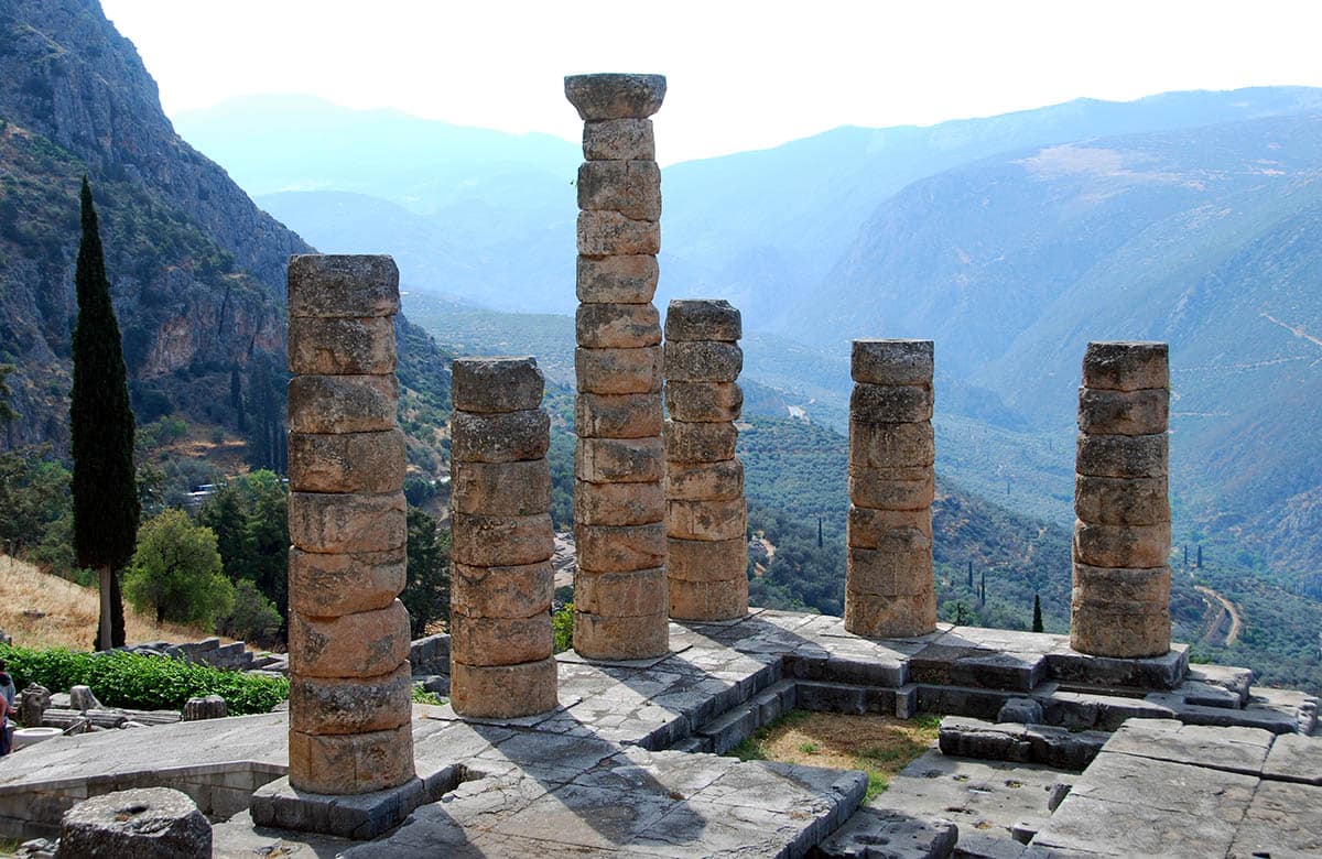 temple apollo delphi