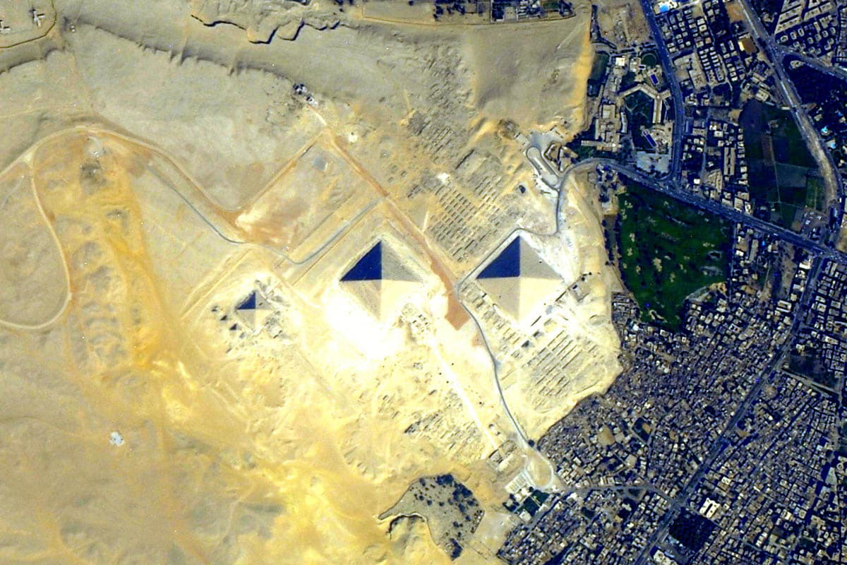 egyptian pyramids giza satellite image