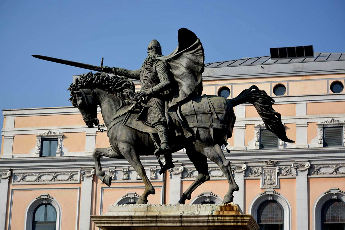 el cid statue burgos medieval spain reconquista