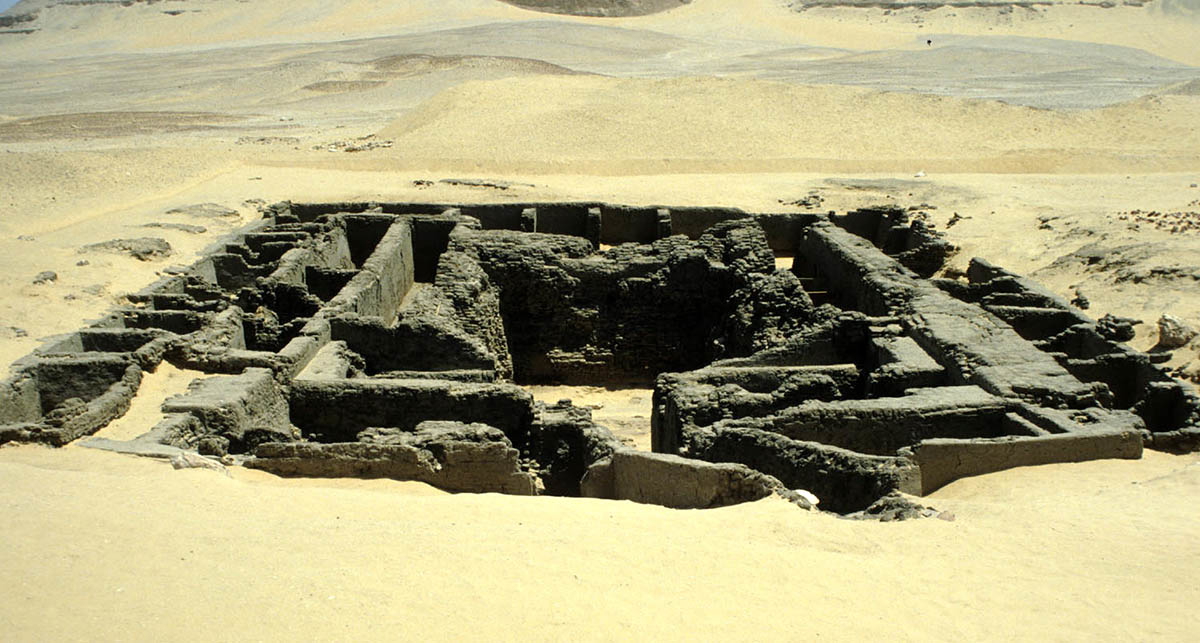 human sacrifice qa a tomb