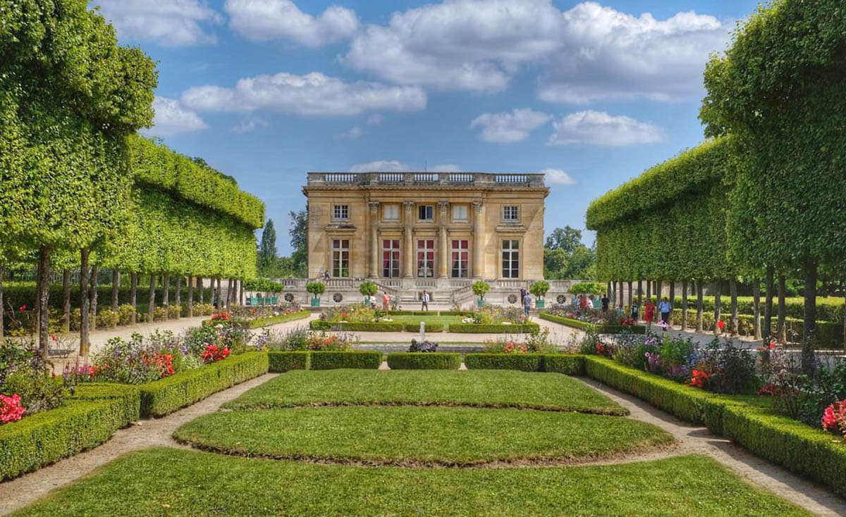 petit trianon palace versailles