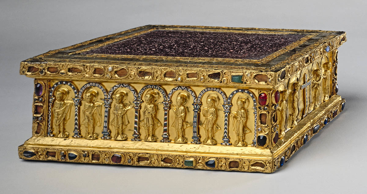 portable altar gertrude