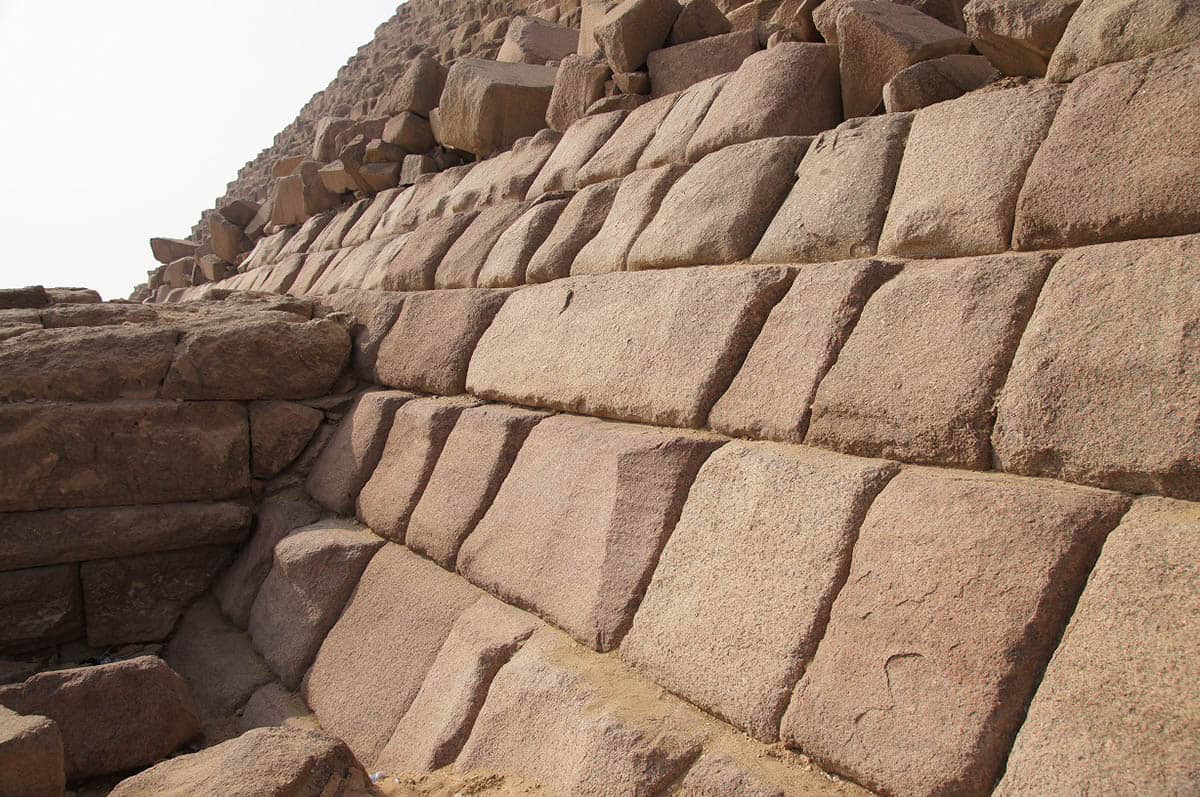 stones pyramid red granite egypt menkaure