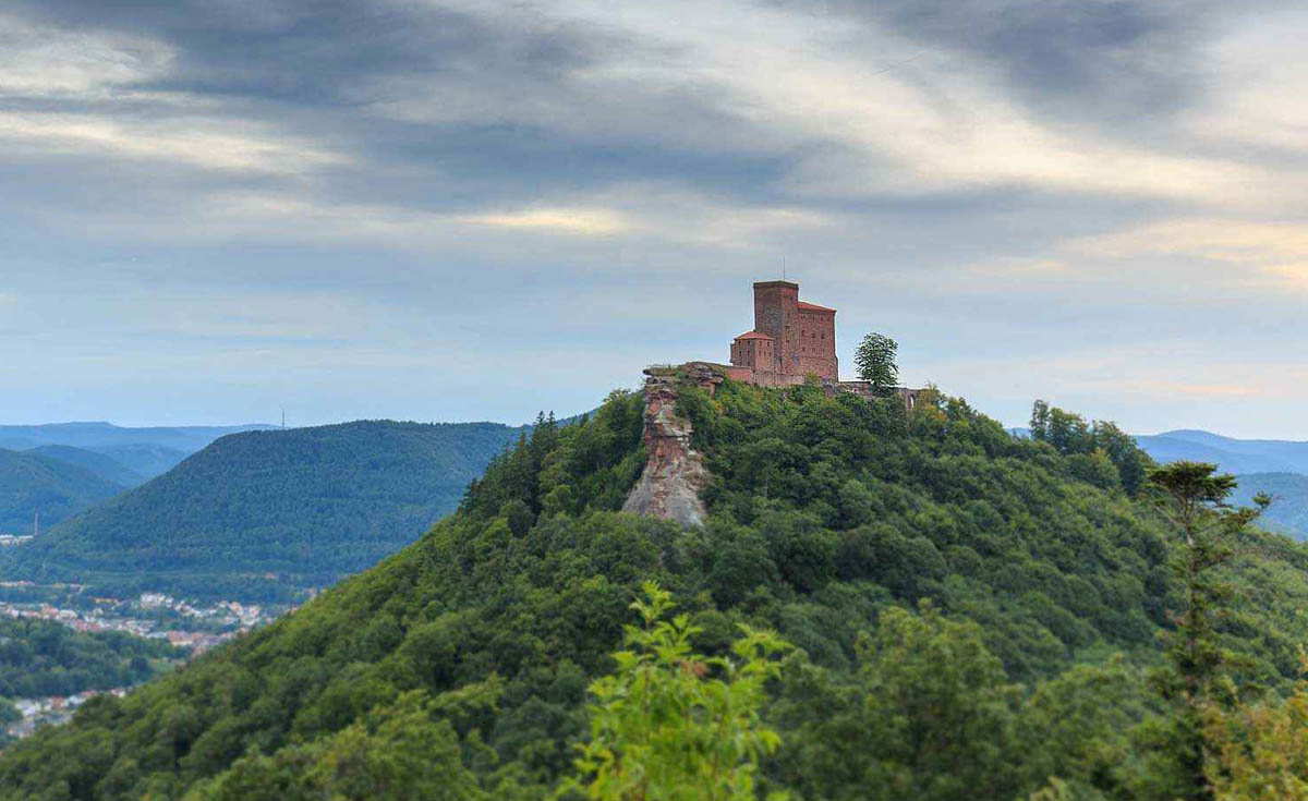 trifel castle germany