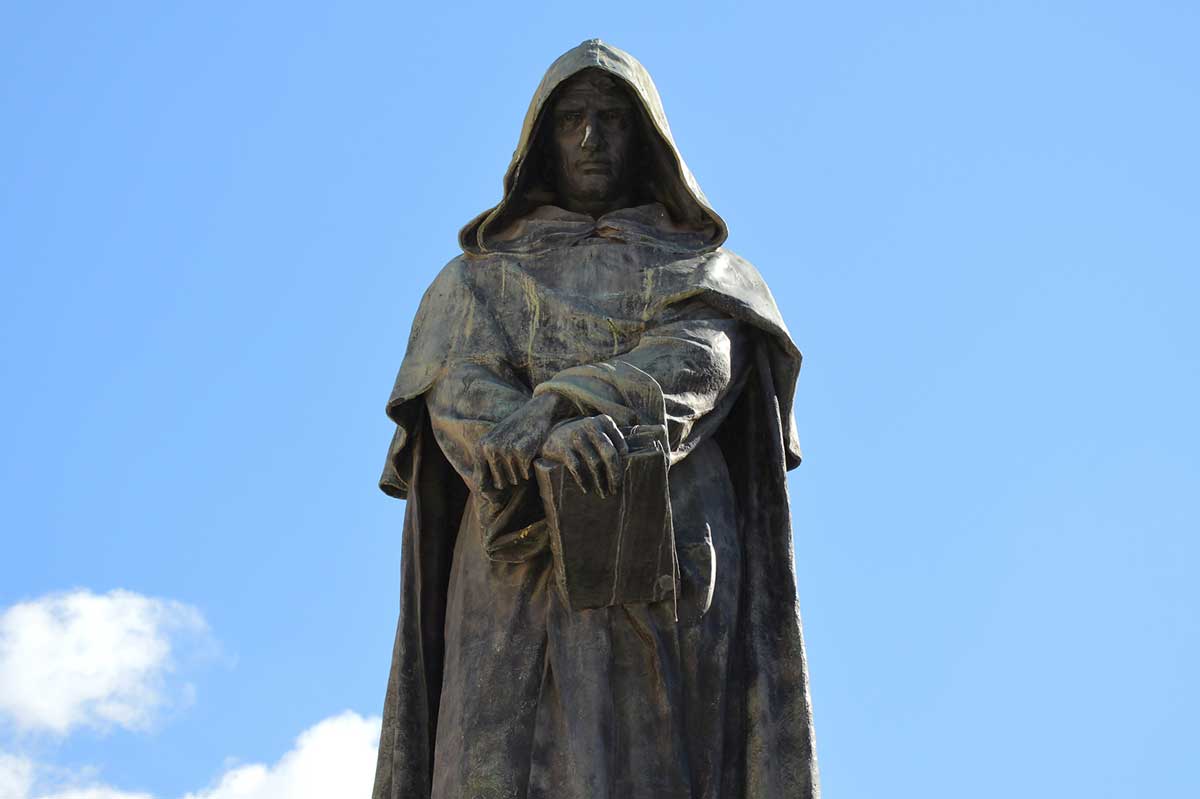 giordano bruno statue rome centre