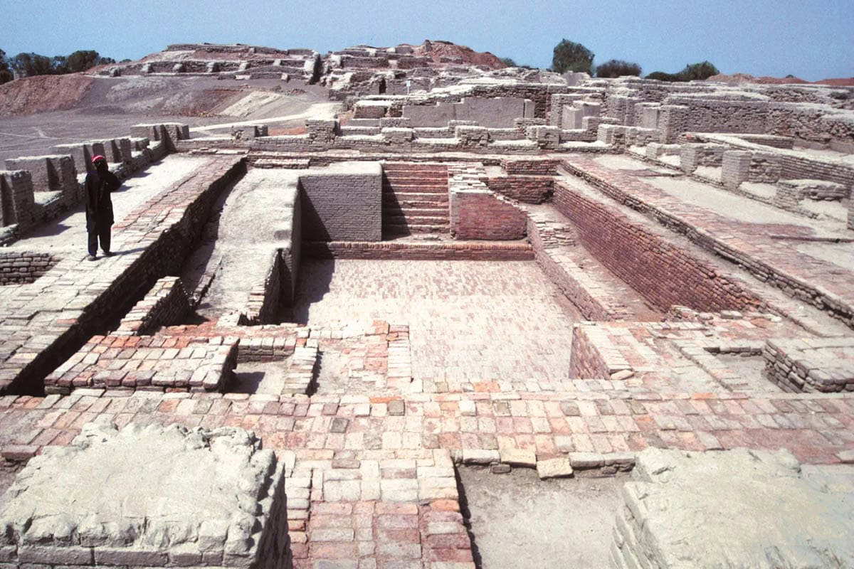 great bath mohenjo daro lost city