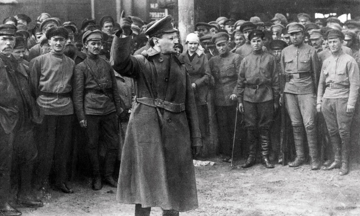 leon trotsy addresses troops