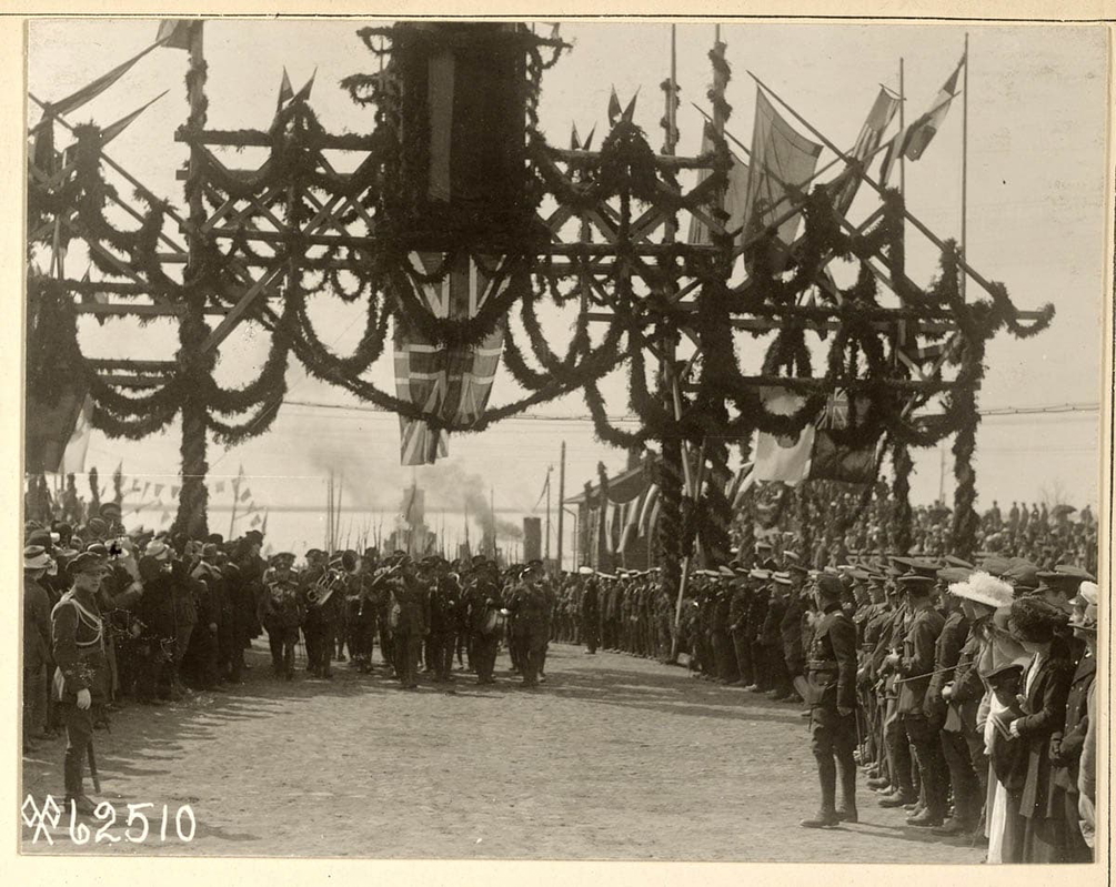 welcoming arch allied expeditionary corps troops arkhangel