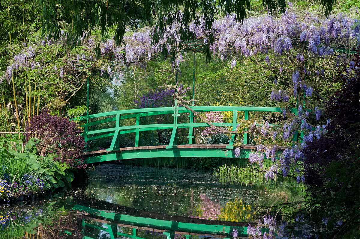 giverny japanese bridge