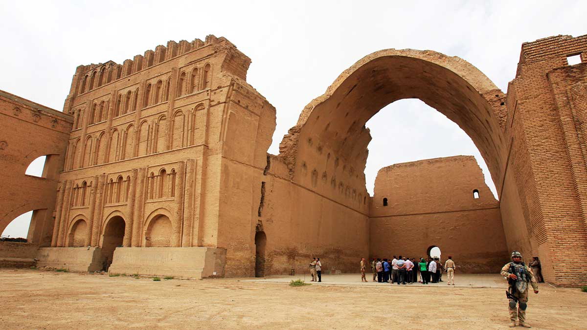 rashidun caliphate arch of ctesiphon sassanid