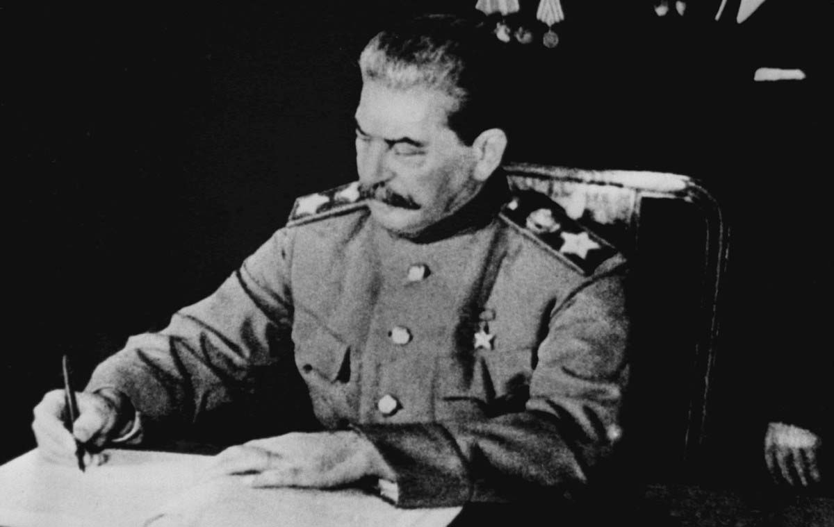stalin signing yalta